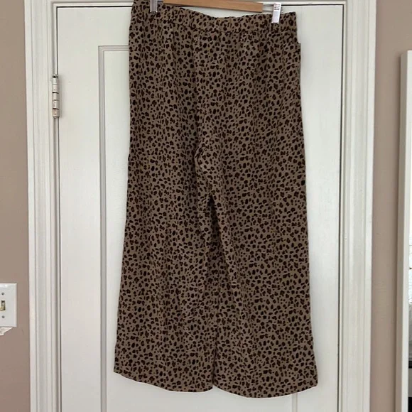 J. Crew Harvey 100% Silk Leopard Print Cropped Pull On Pants - Picture 2 of 7